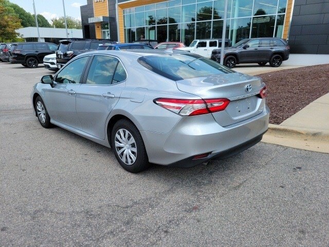 2020 Toyota Camry Hybrid LE photo 3