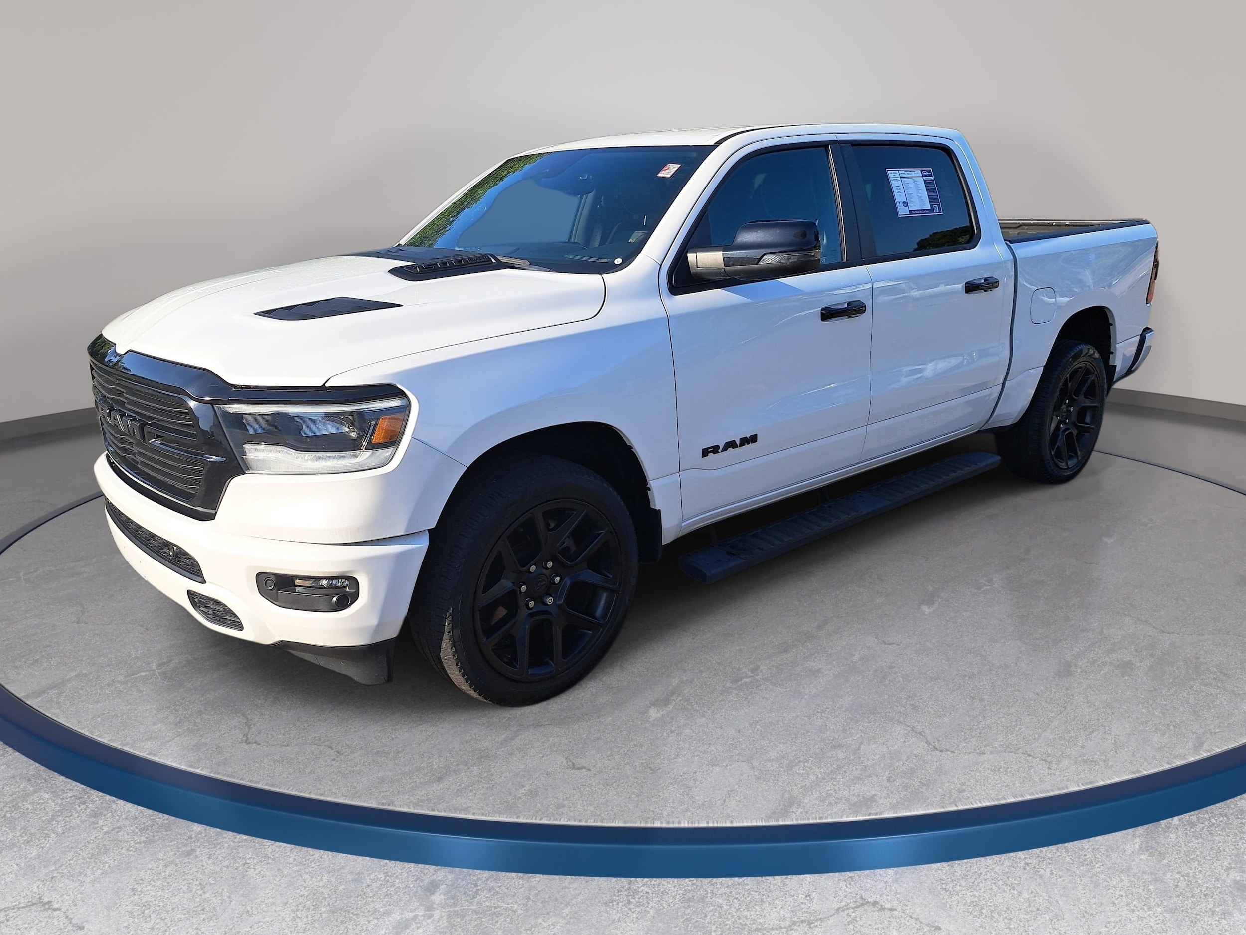2024 RAM 1500 Laramie Crew Cab 5'7's photo