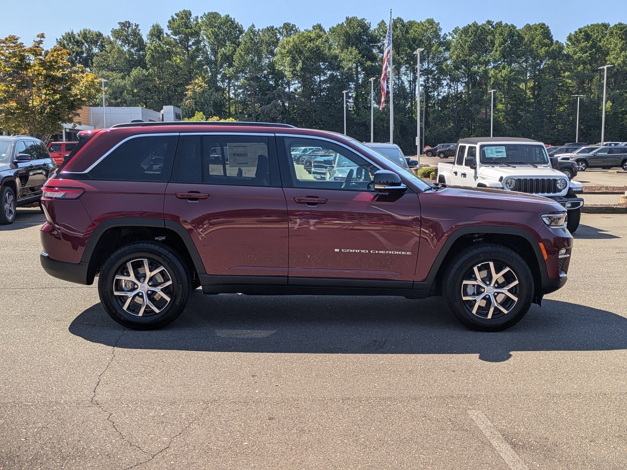 2025 Jeep Grand Cherokee Limited photo 4