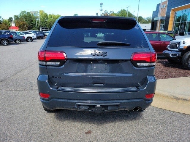 2017 Jeep Grand Cherokee Altitude photo 3