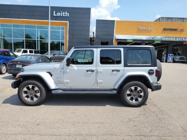 2022 Jeep Wrangler Unlimited Sahara photo 2