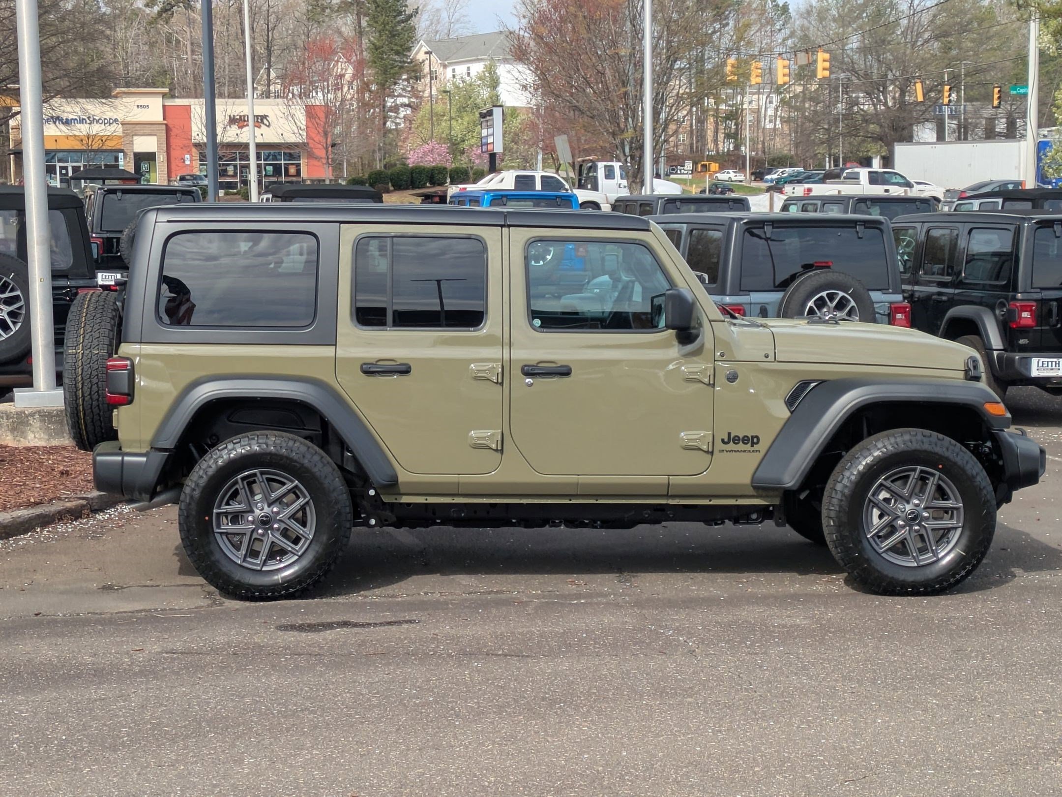 2025 Jeep Wrangler Sport S photo 4