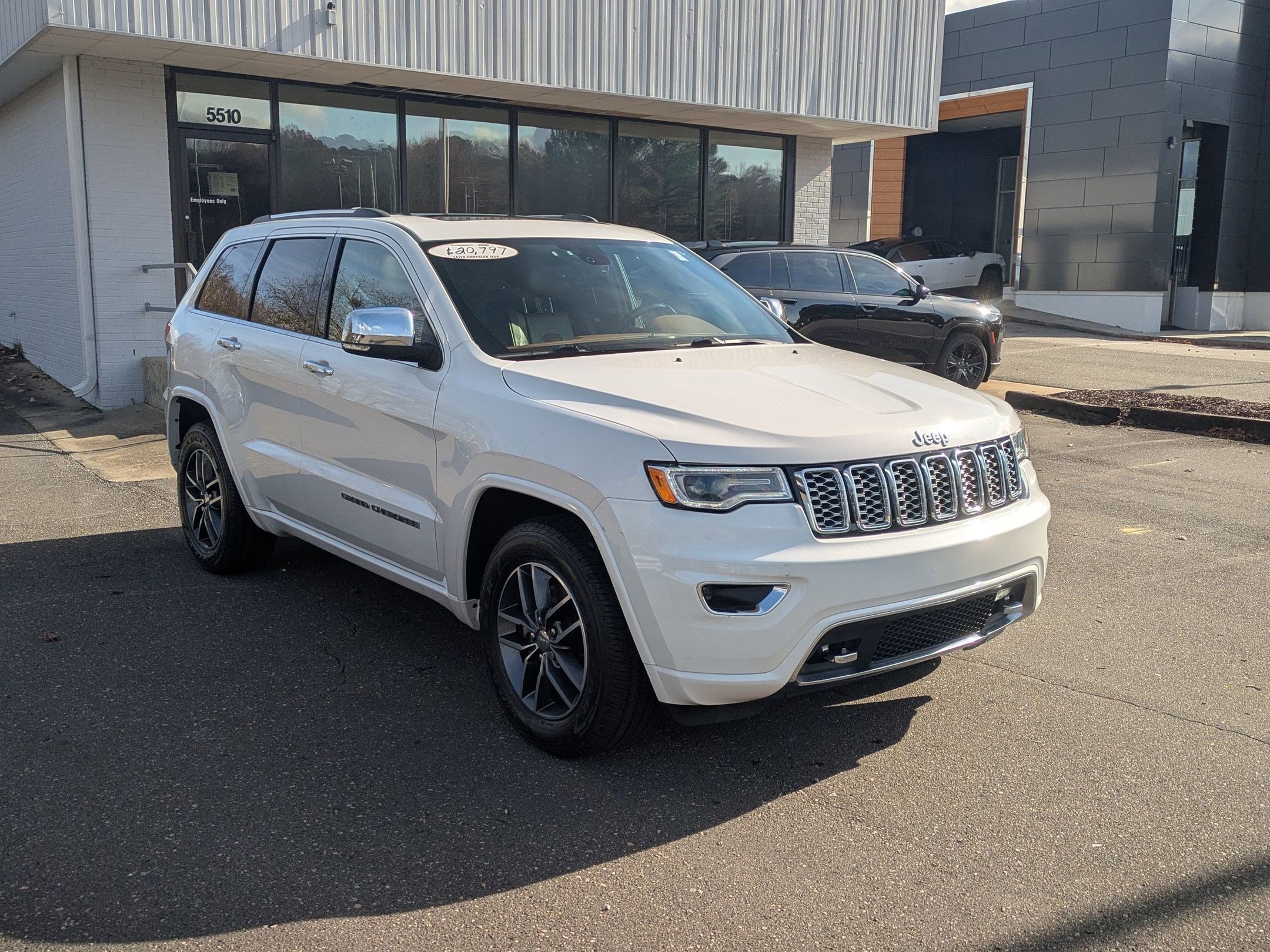 2020 Jeep Grand Cherokee Overland photo 3