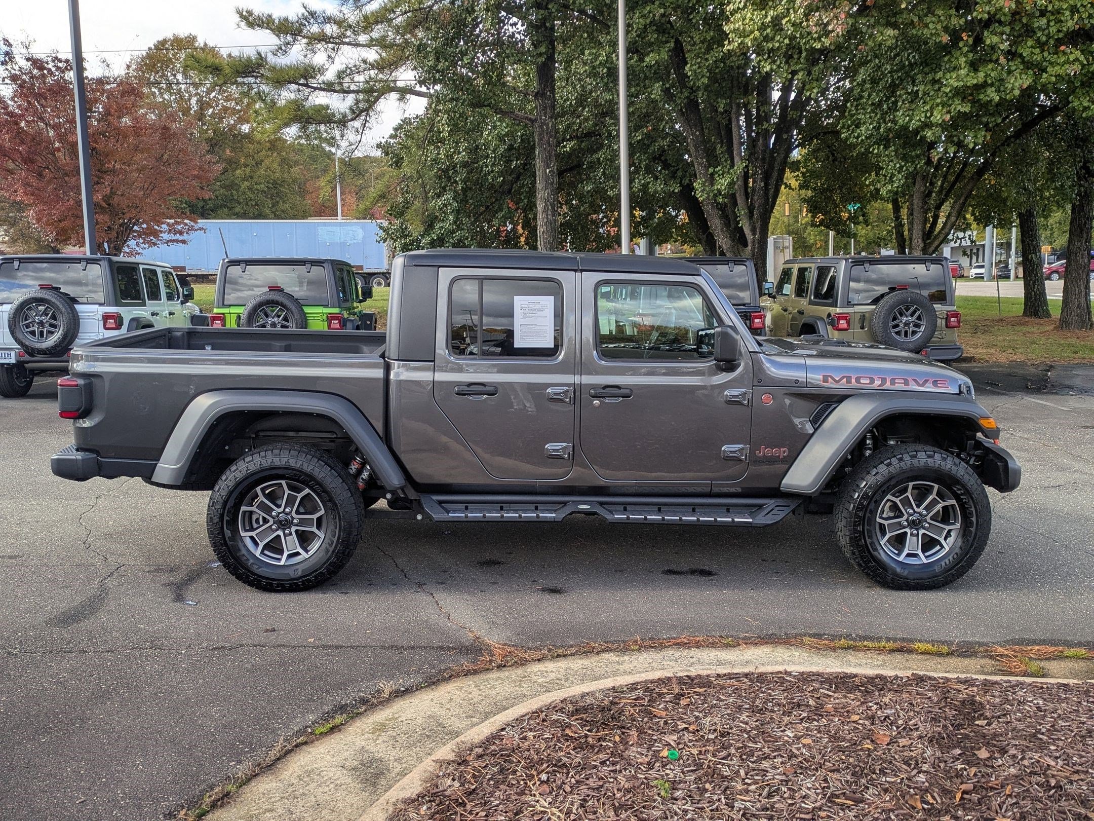 2024 Jeep Gladiator Mojave photo 4