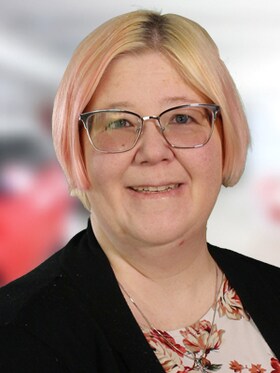 Staff member Lori Vadasz from ID_fb94184169f0