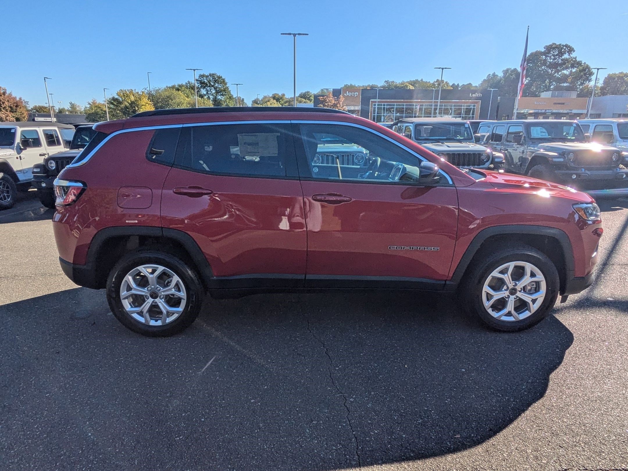 2025 Jeep Compass Latitude photo 4