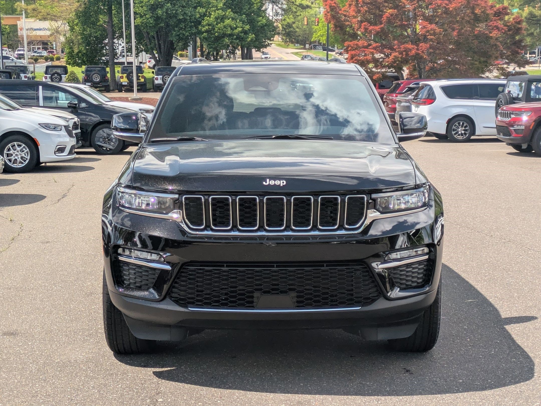 2025 Jeep Grand Cherokee Limited photo 2