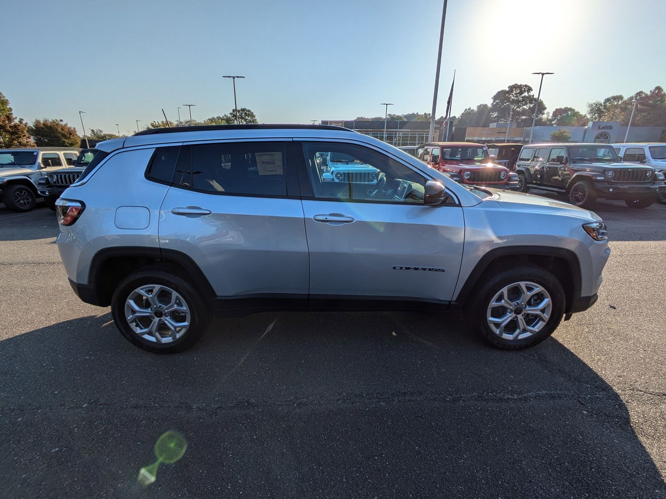 2025 Jeep Compass Latitude photo 4