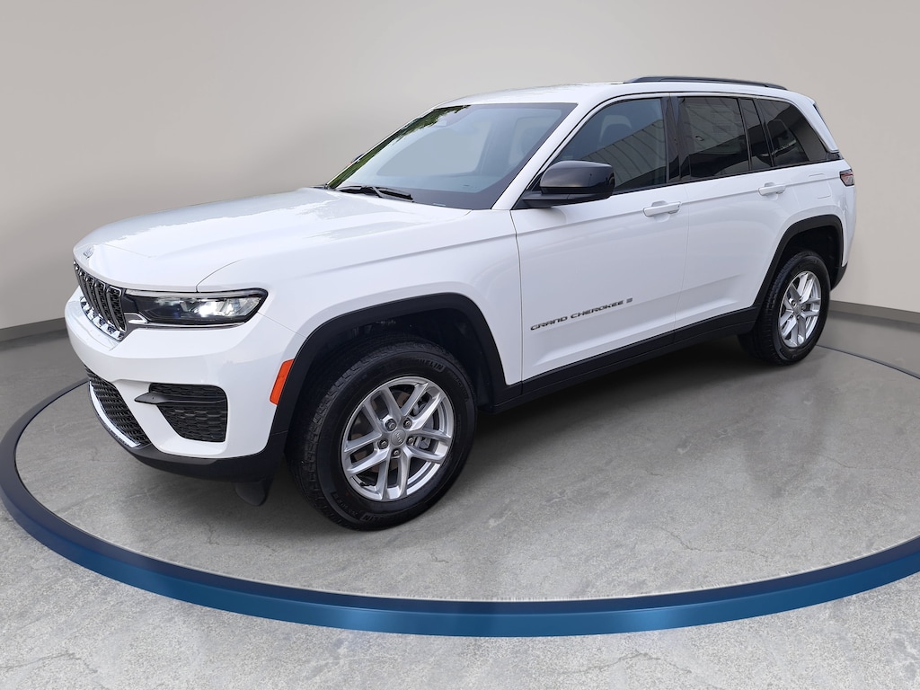 New 2026 Jeep Grand Cherokee LAREDO 4X4 Sport Utility
