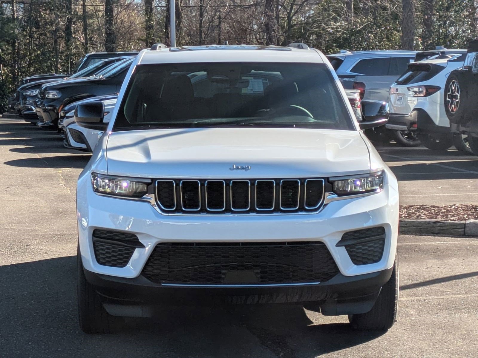 2025 Jeep Grand Cherokee Laredo X photo 2