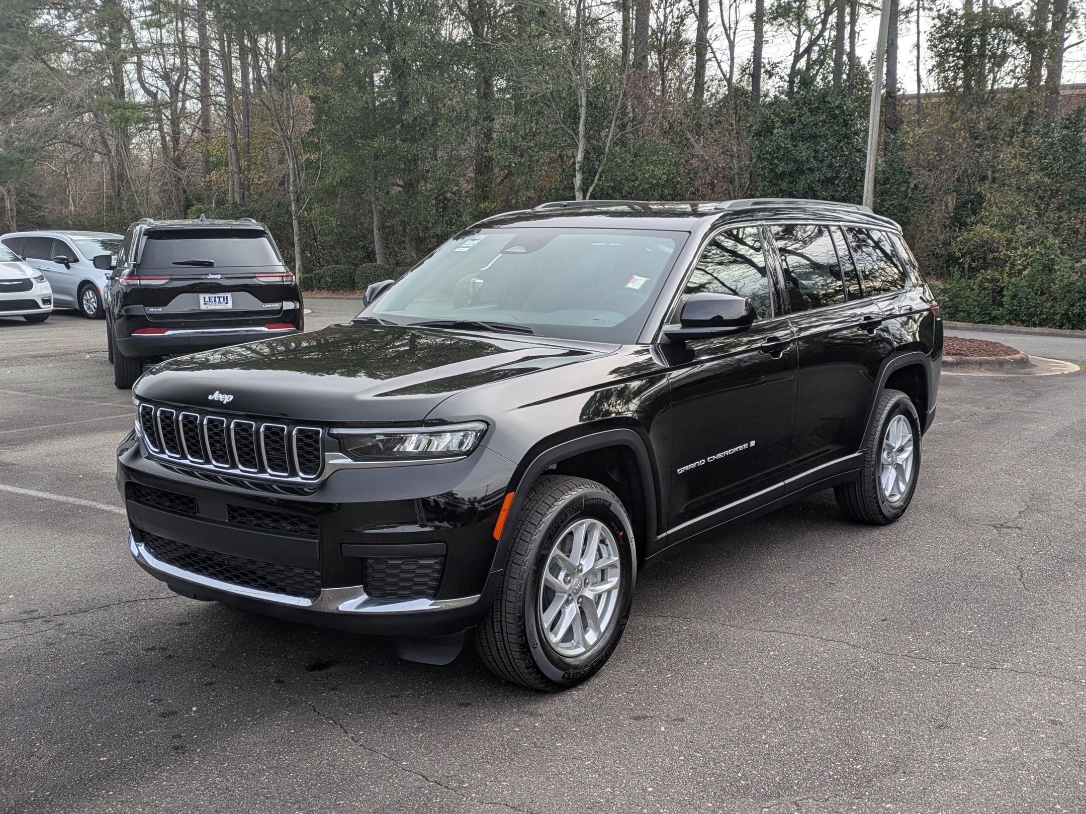 2025 Jeep Grand Cherokee L Laredo's photo