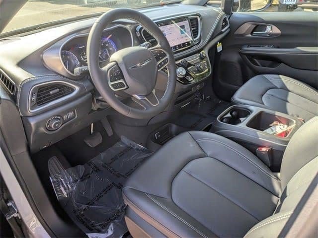 2026 Chrysler Pacifica Select - Photo 9