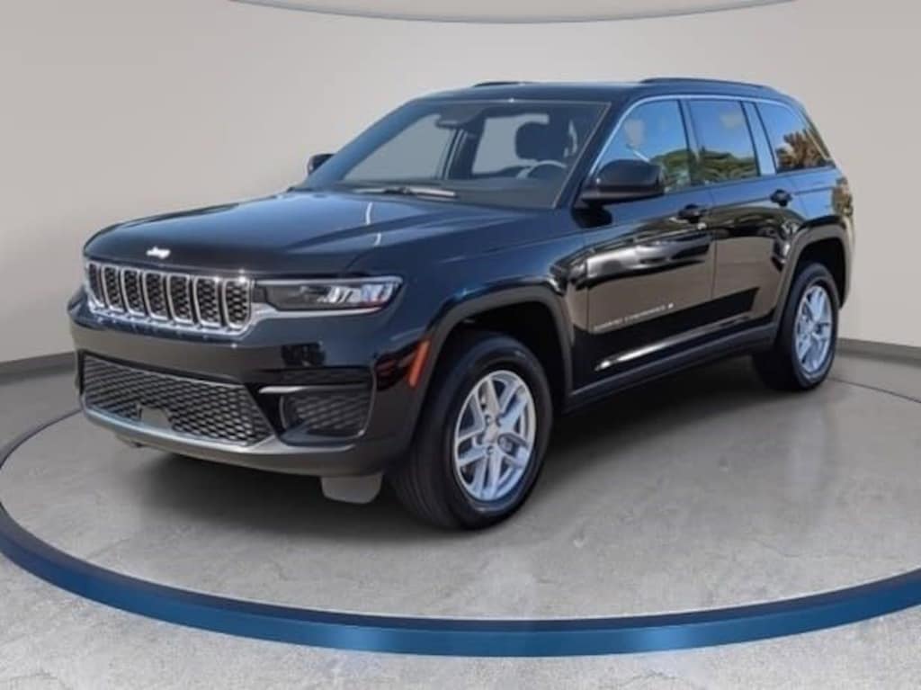New 2025 Jeep Grand Cherokee LAREDO X 4X4 Sport Utility