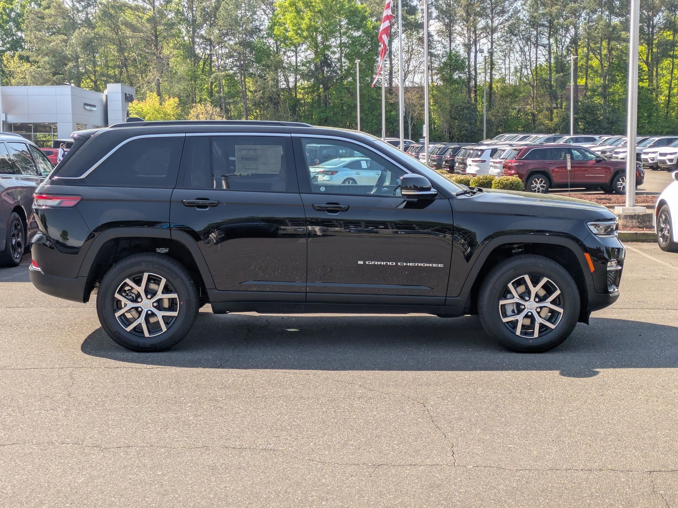 2025 Jeep Grand Cherokee Limited photo 4