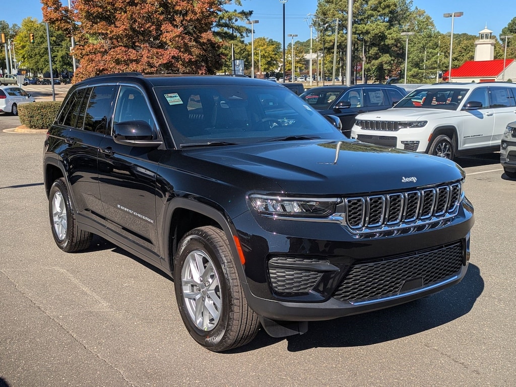 New 2025 Jeep Grand Cherokee LAREDO X 4X4 Sport Utility