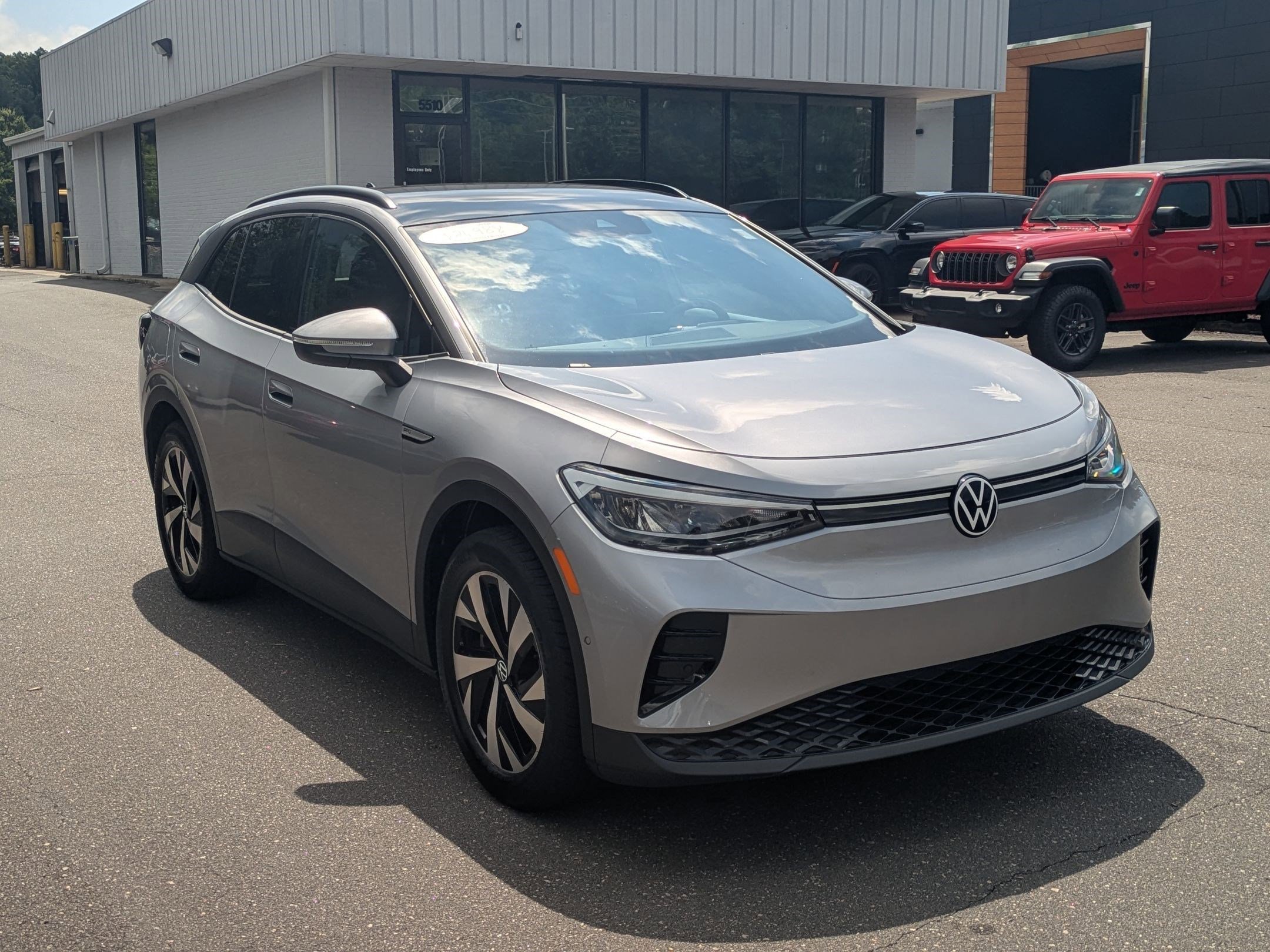 2023 Volkswagen ID.4 Pro photo 3