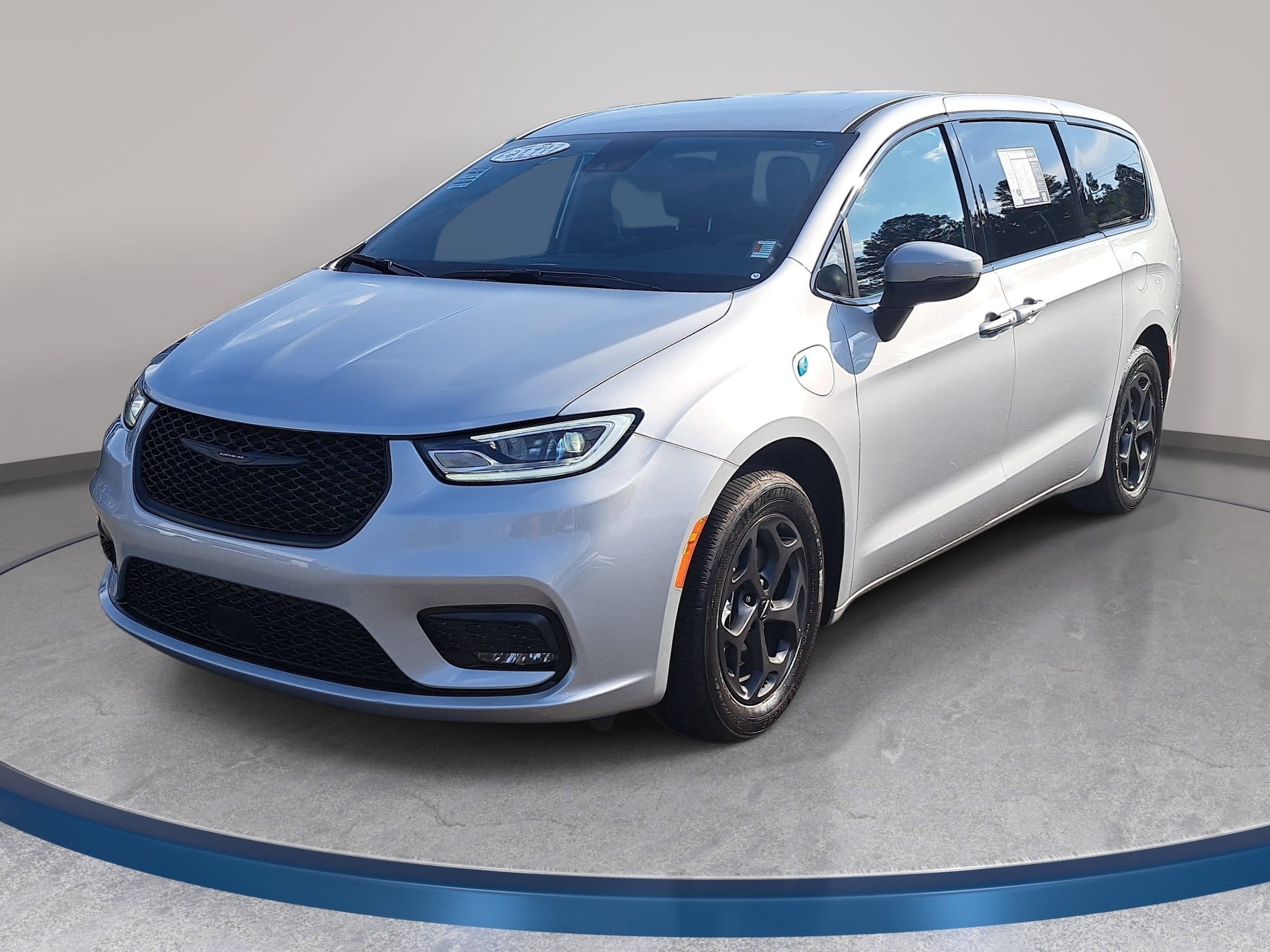 2023 Chrysler Pacifica Hybrid Touring L FWD   