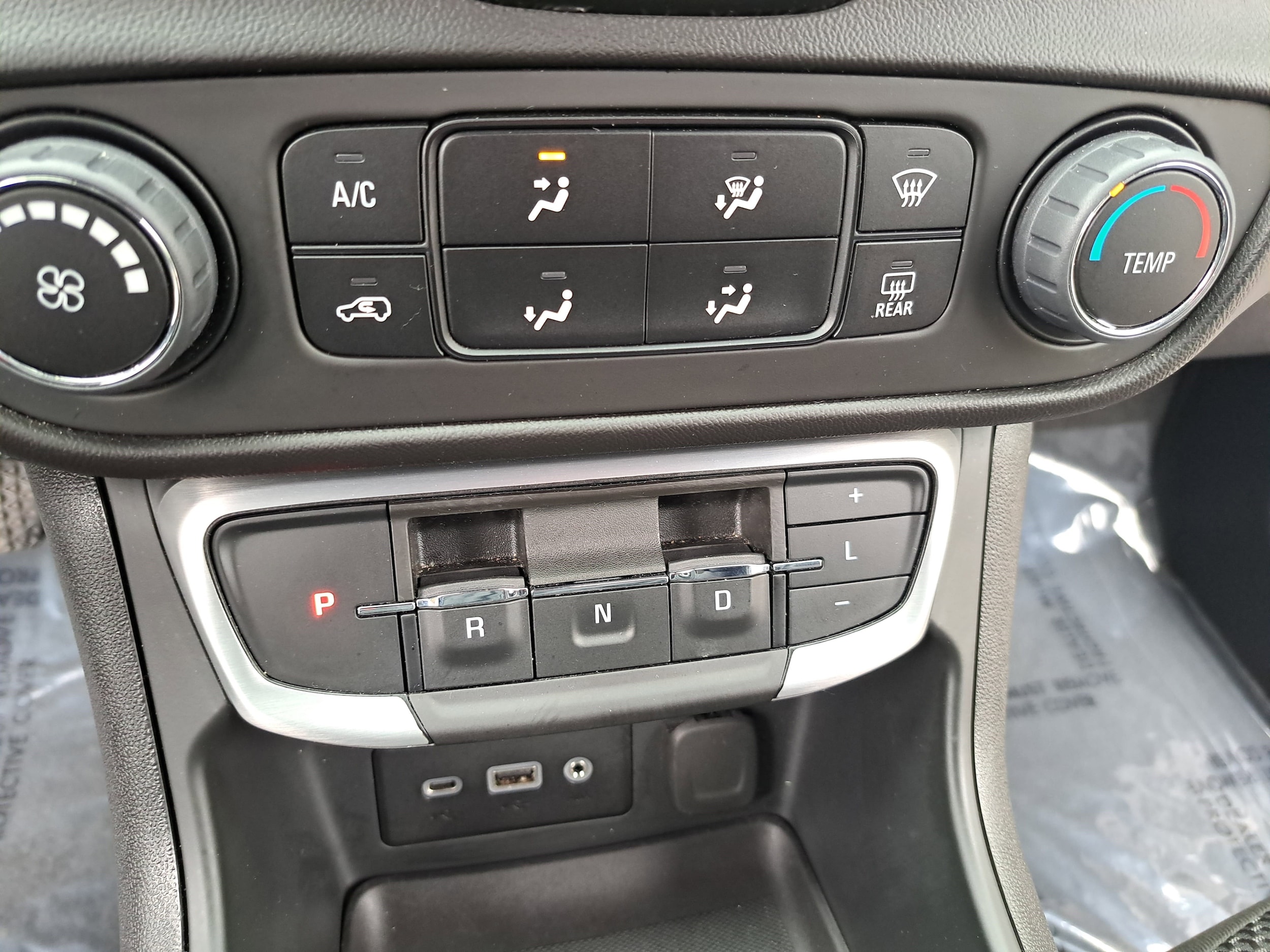 2024 GMC Terrain SLE - Photo 21