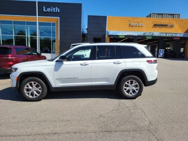 2022 Jeep Grand Cherokee Limited photo 2