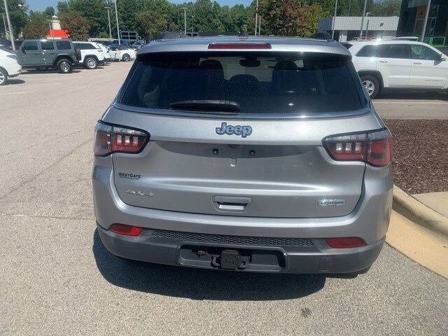 2018 Jeep Compass Latitude photo 2