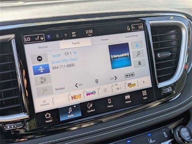 2026 Chrysler Pacifica Select - Photo 11