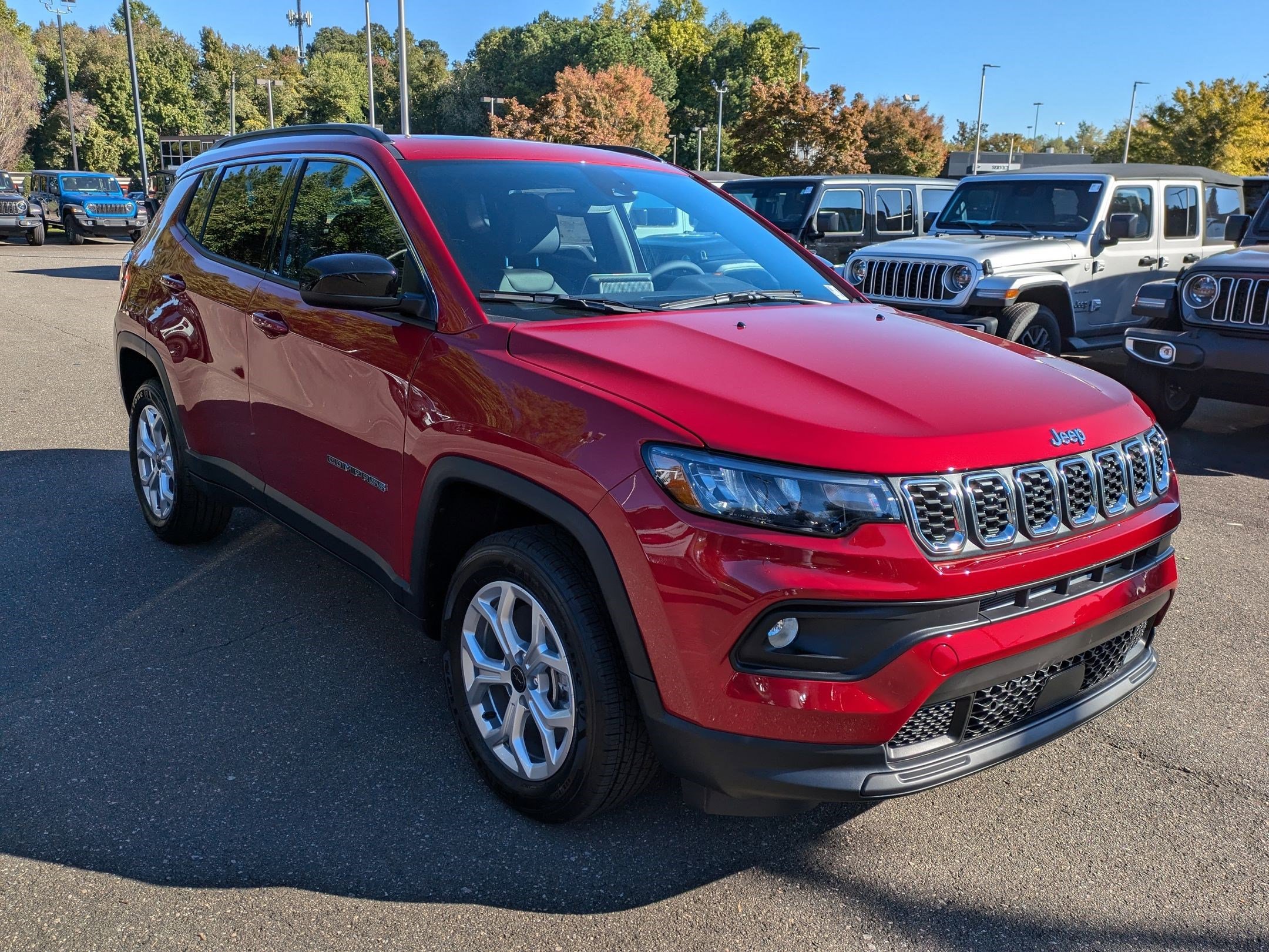 2025 Jeep Compass Latitude photo 3