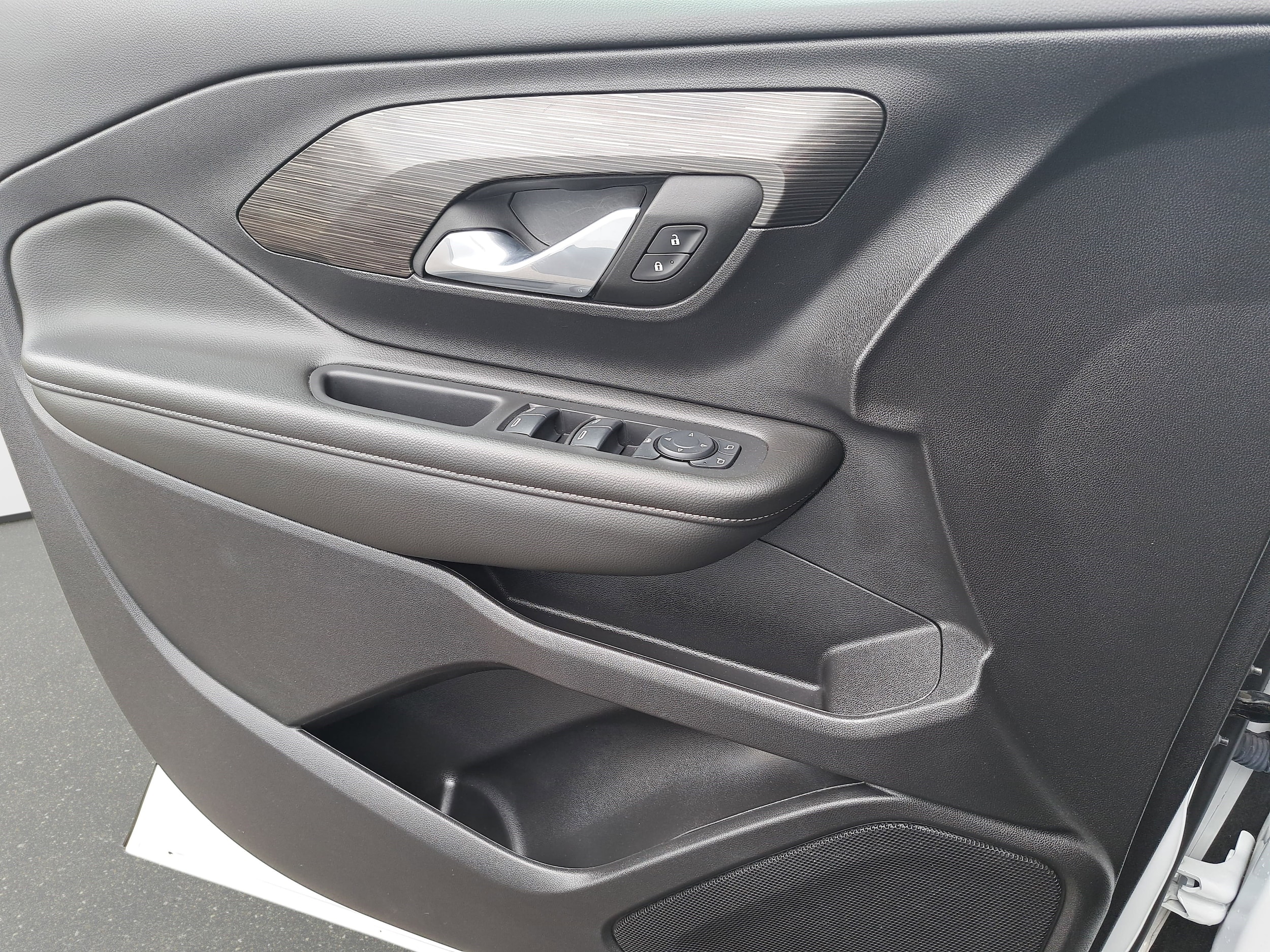 2024 GMC Terrain SLE - Photo 24