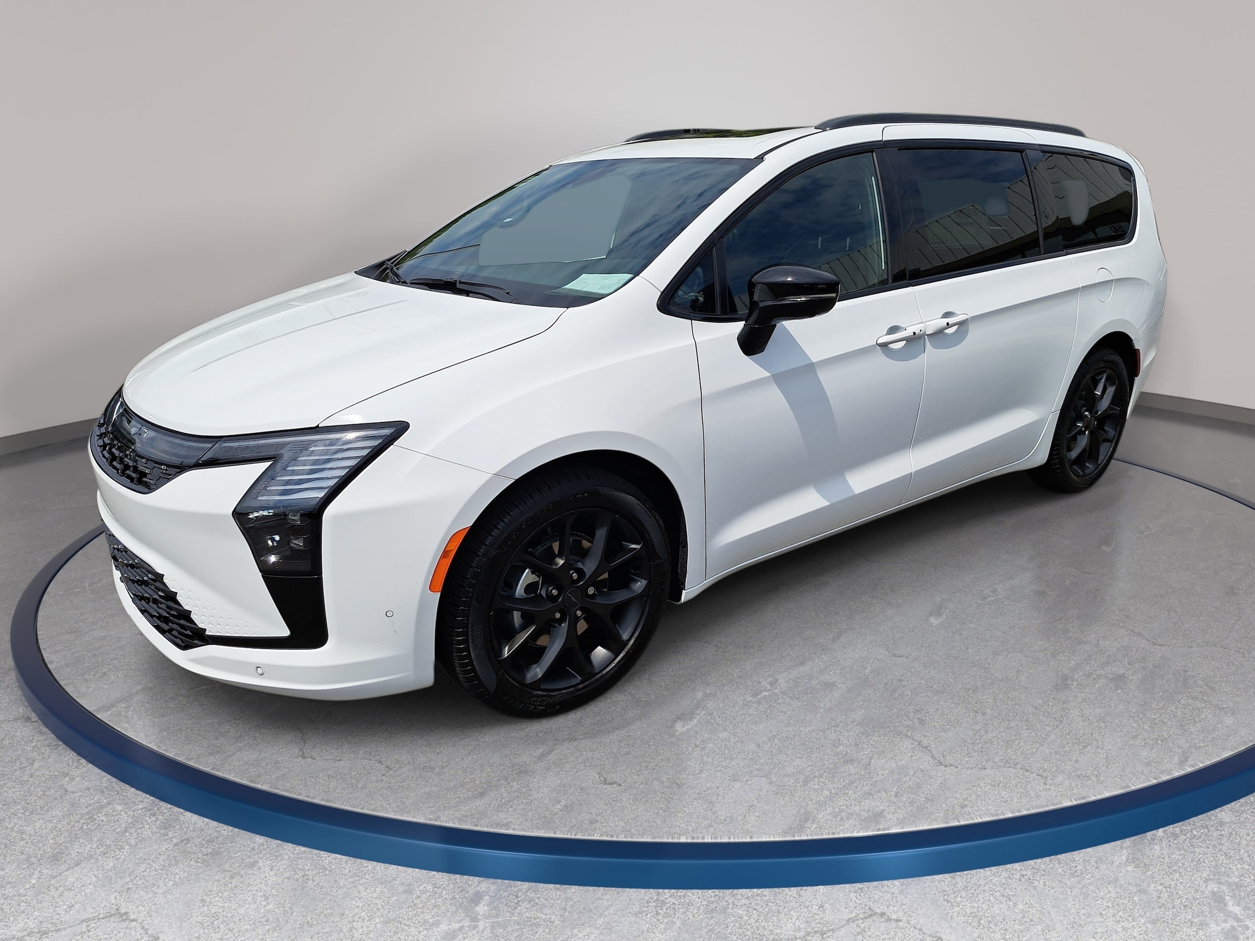 2027 Chrysler Pacifica Limited's photo