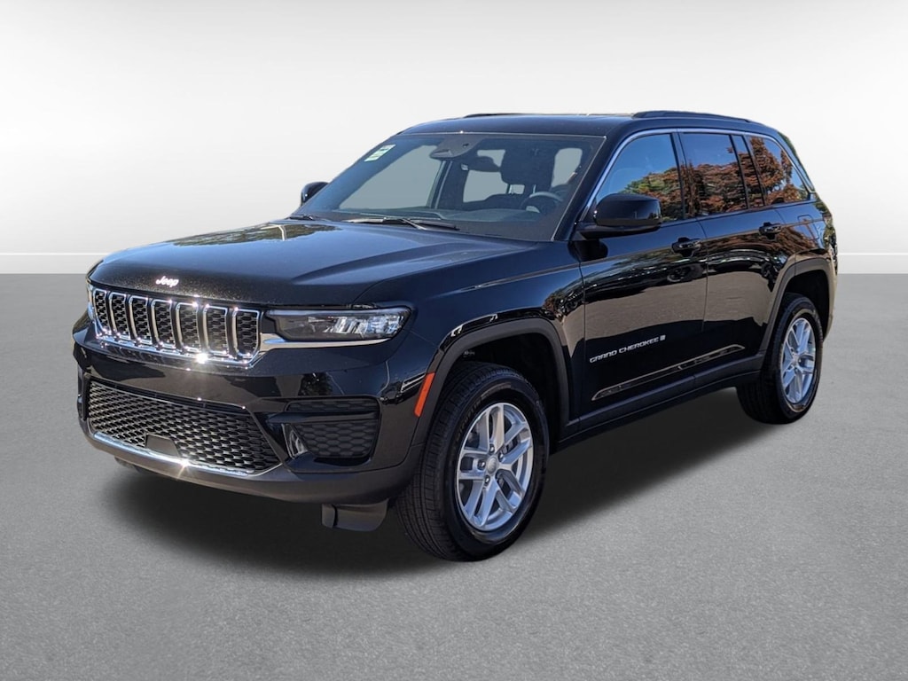 New 2025 Jeep Grand Cherokee LAREDO X 4X4 Sport Utility