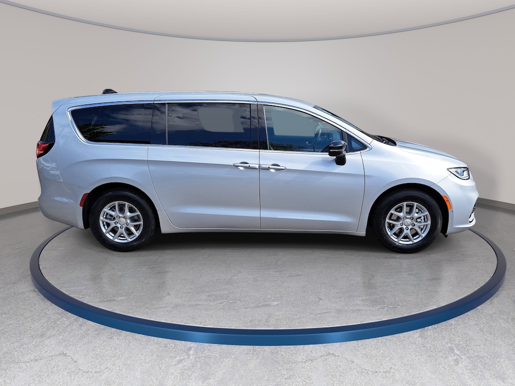 New 2026 Chrysler Pacifica SELECT Passenger Van