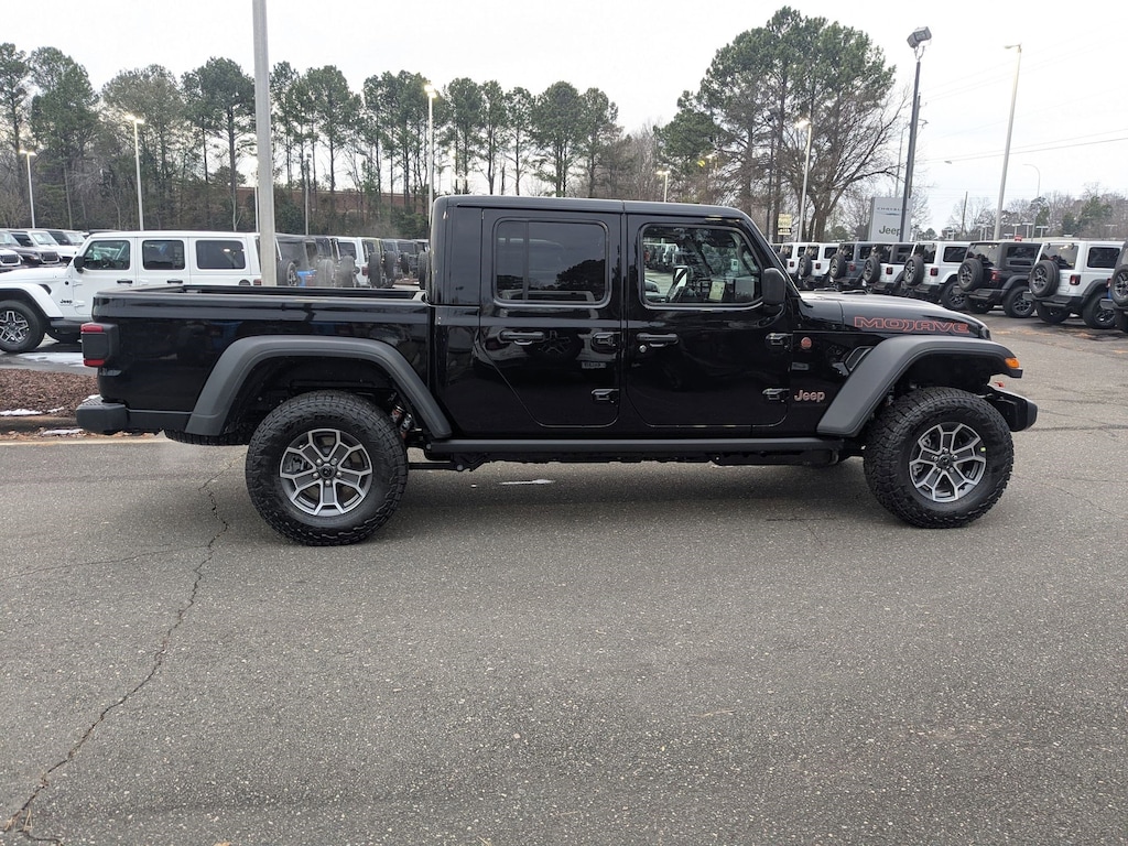 New 2026 Jeep Gladiator MOJAVE 4X4 Pickup