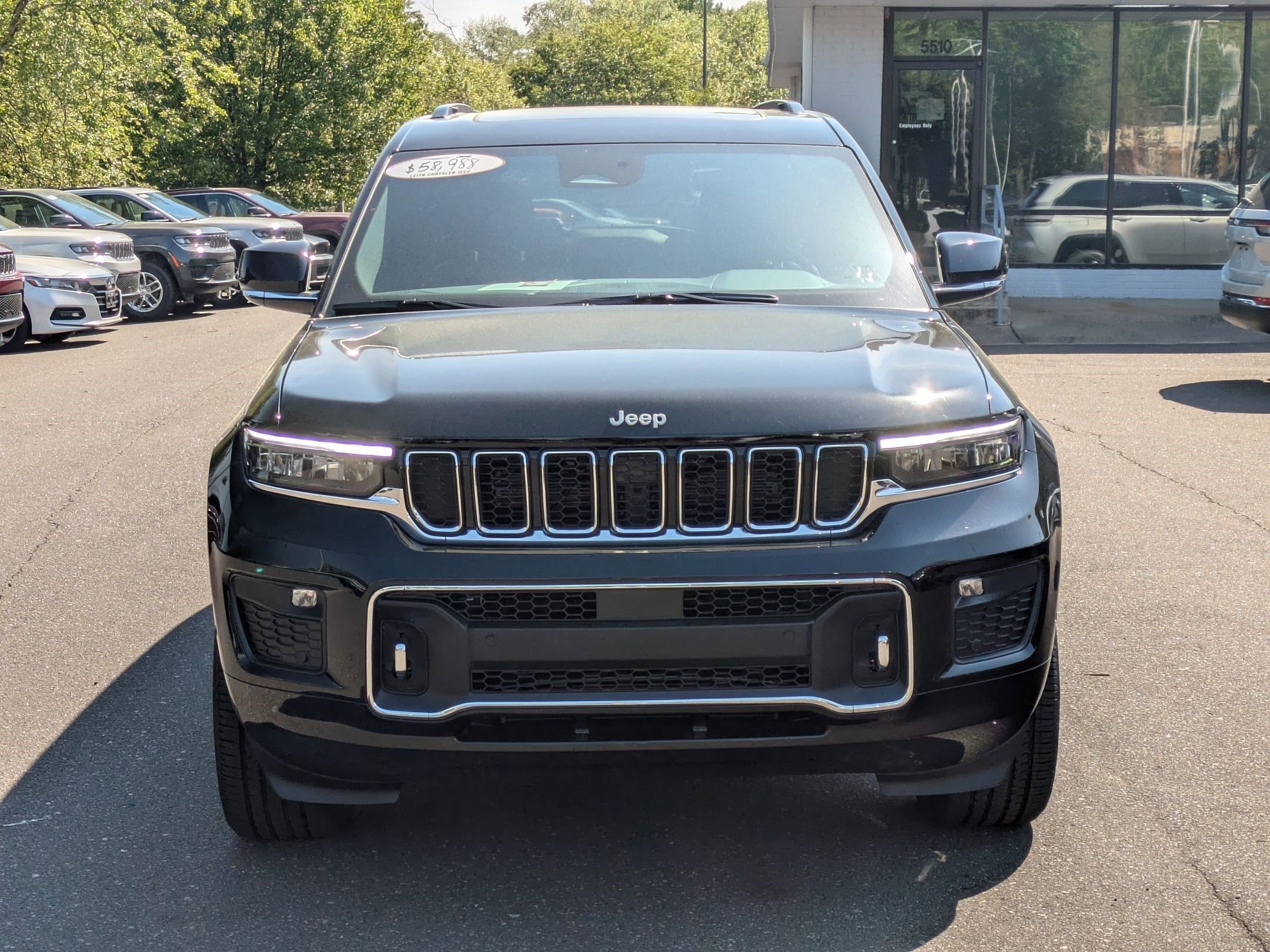 2025 Jeep Grand Cherokee Overland photo 2