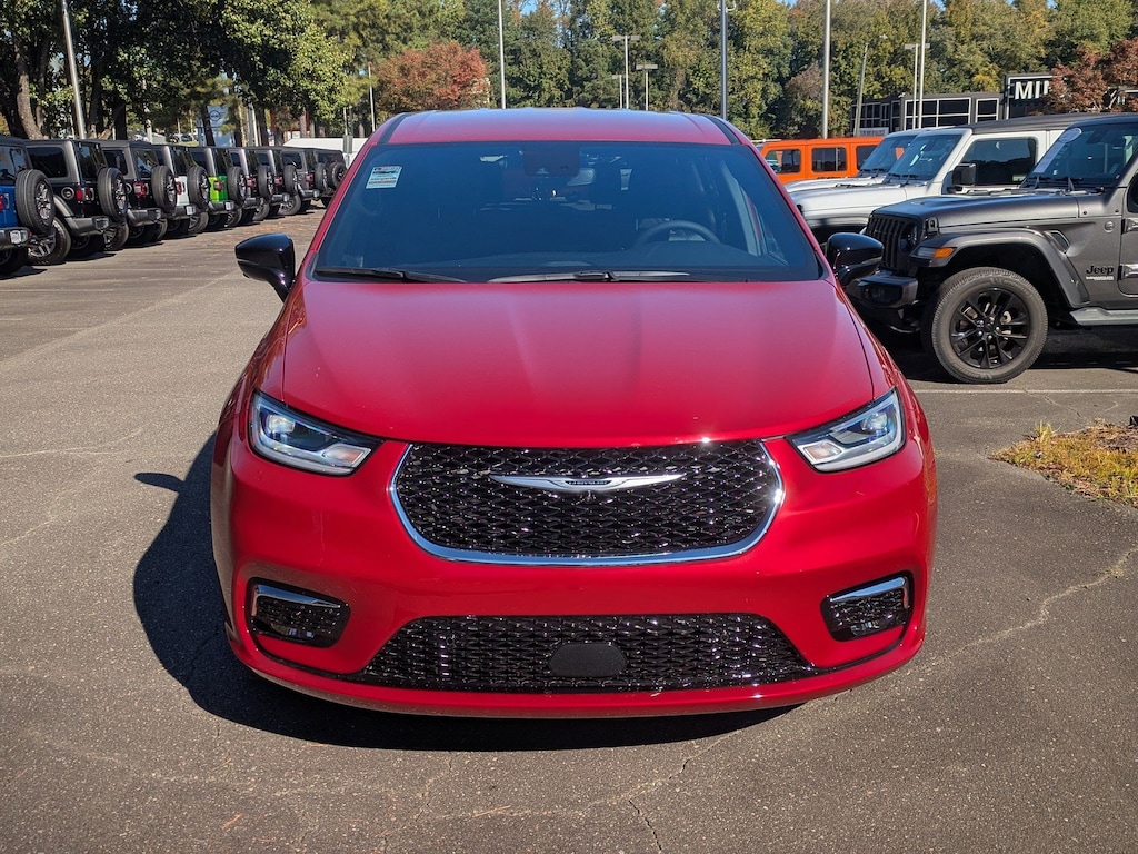 New 2026 Chrysler Pacifica SELECT Passenger Van