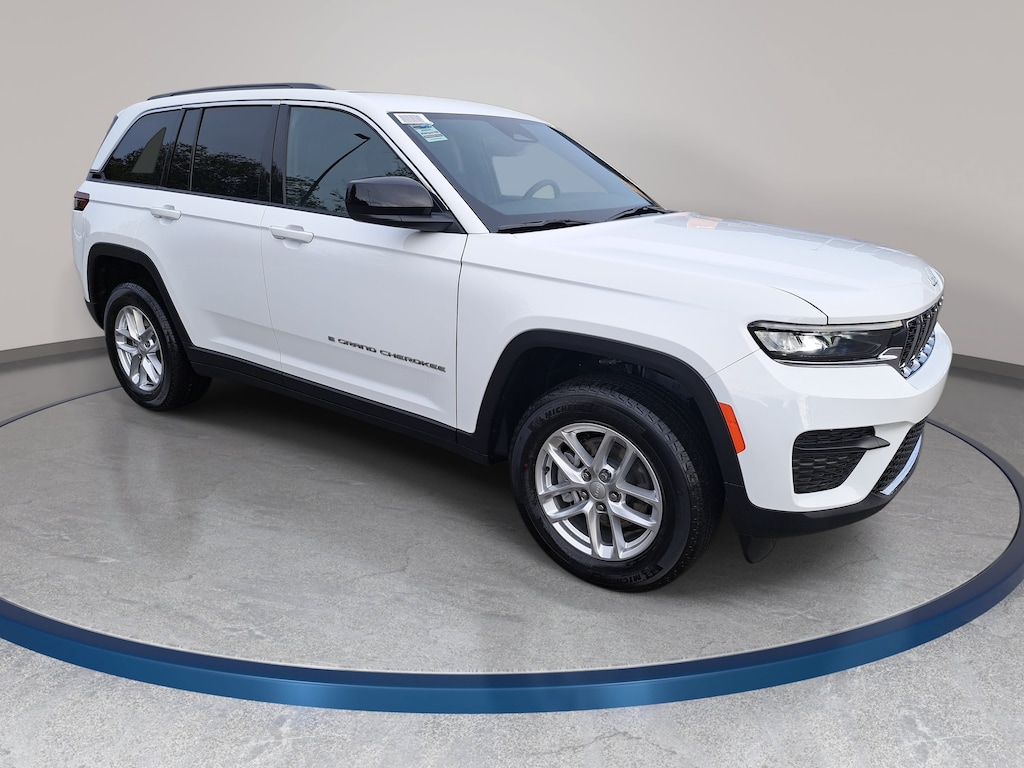 New 2026 Jeep Grand Cherokee LAREDO 4X4 Sport Utility