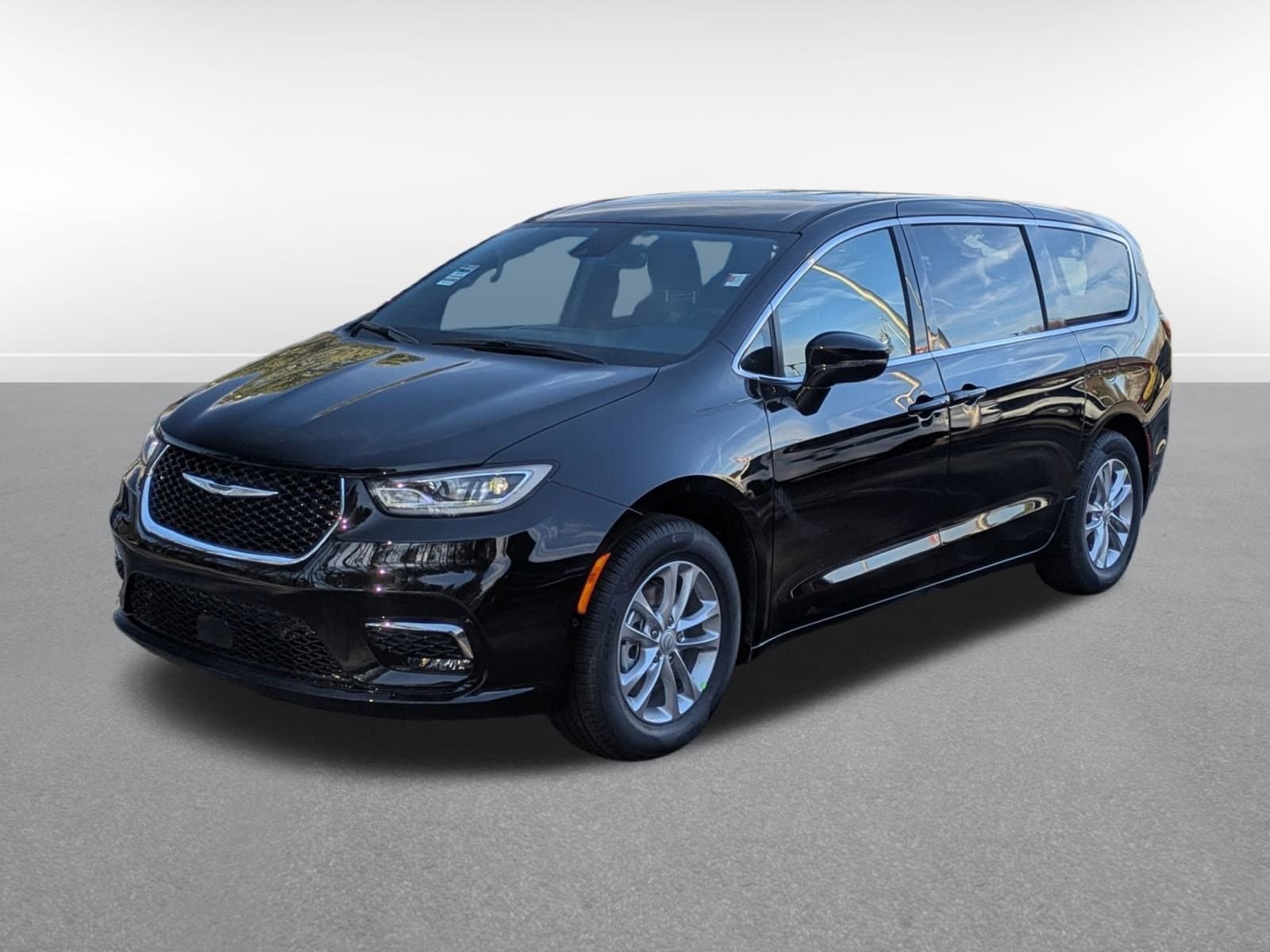 2026 Chrysler Pacifica Select's photo