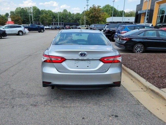 2020 Toyota Camry Hybrid LE photo 4