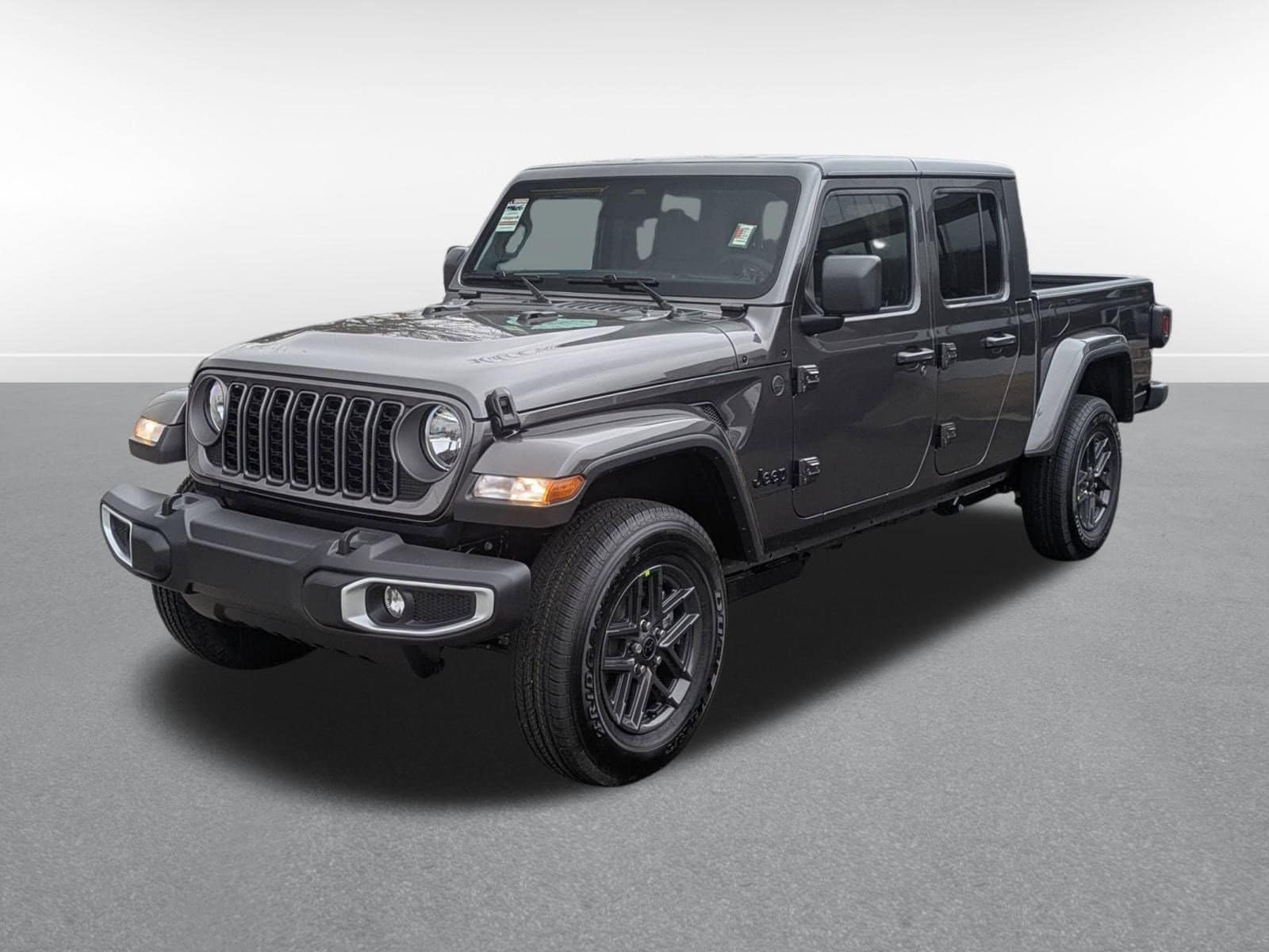 2026 Jeep Gladiator Sport S's photo