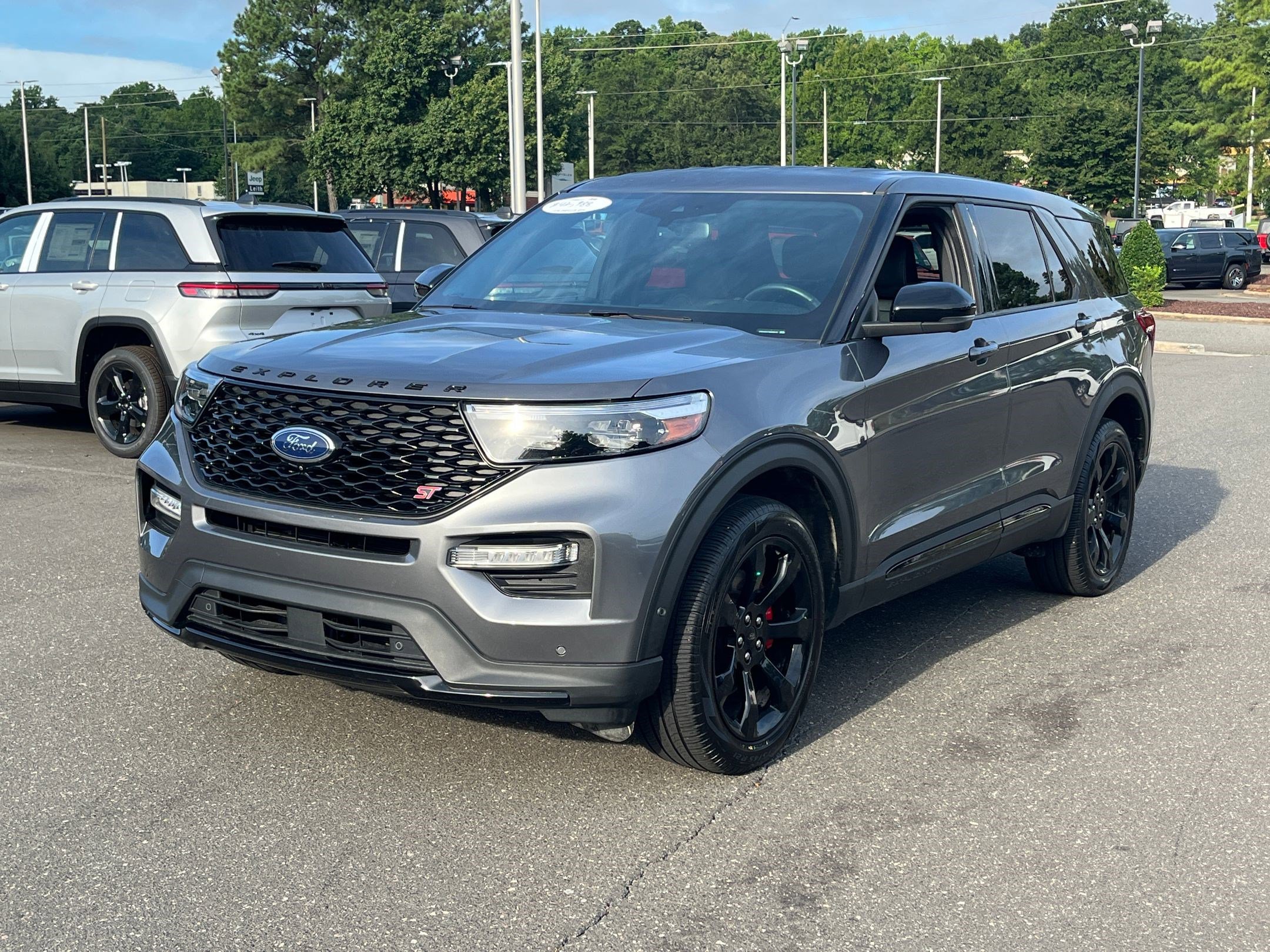 2022 Ford Explorer ST photo 2