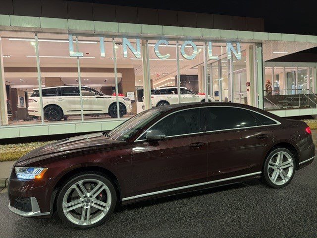 2020 Audi S8 Base's photo