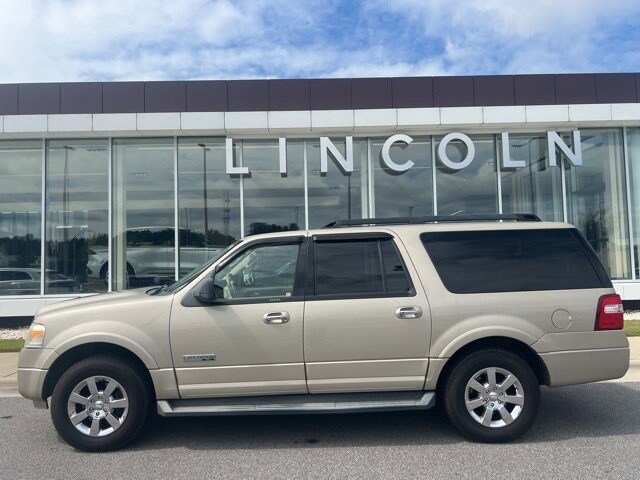 2008 Ford Expedition EL XLT photo 2