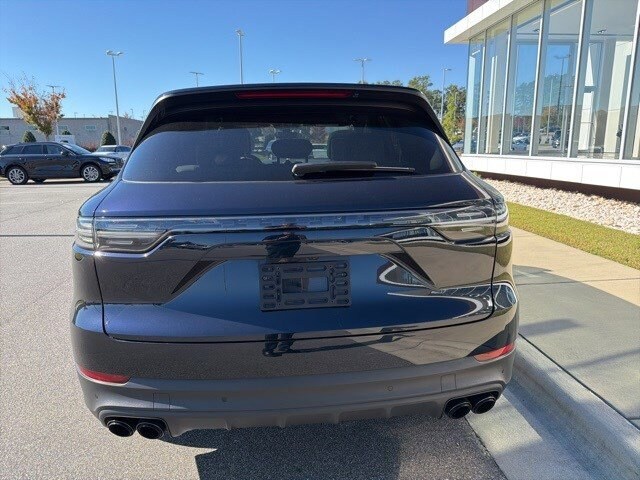 2022 Porsche Cayenne S photo 4