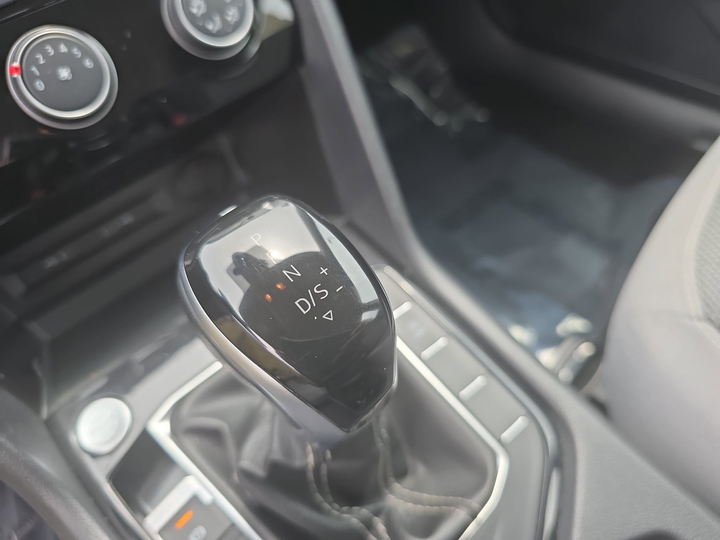 2024 Volkswagen Taos S - Photo 23