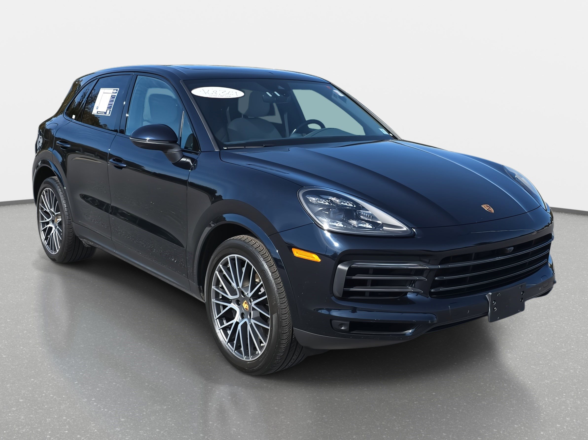 2022 Porsche Cayenne S photo 2