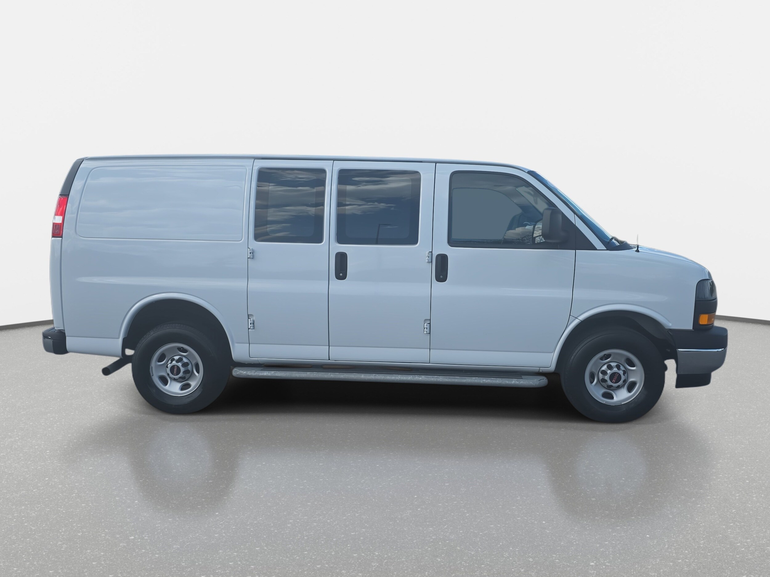 2023 Gmc Savana Cargo 2500 photo 3