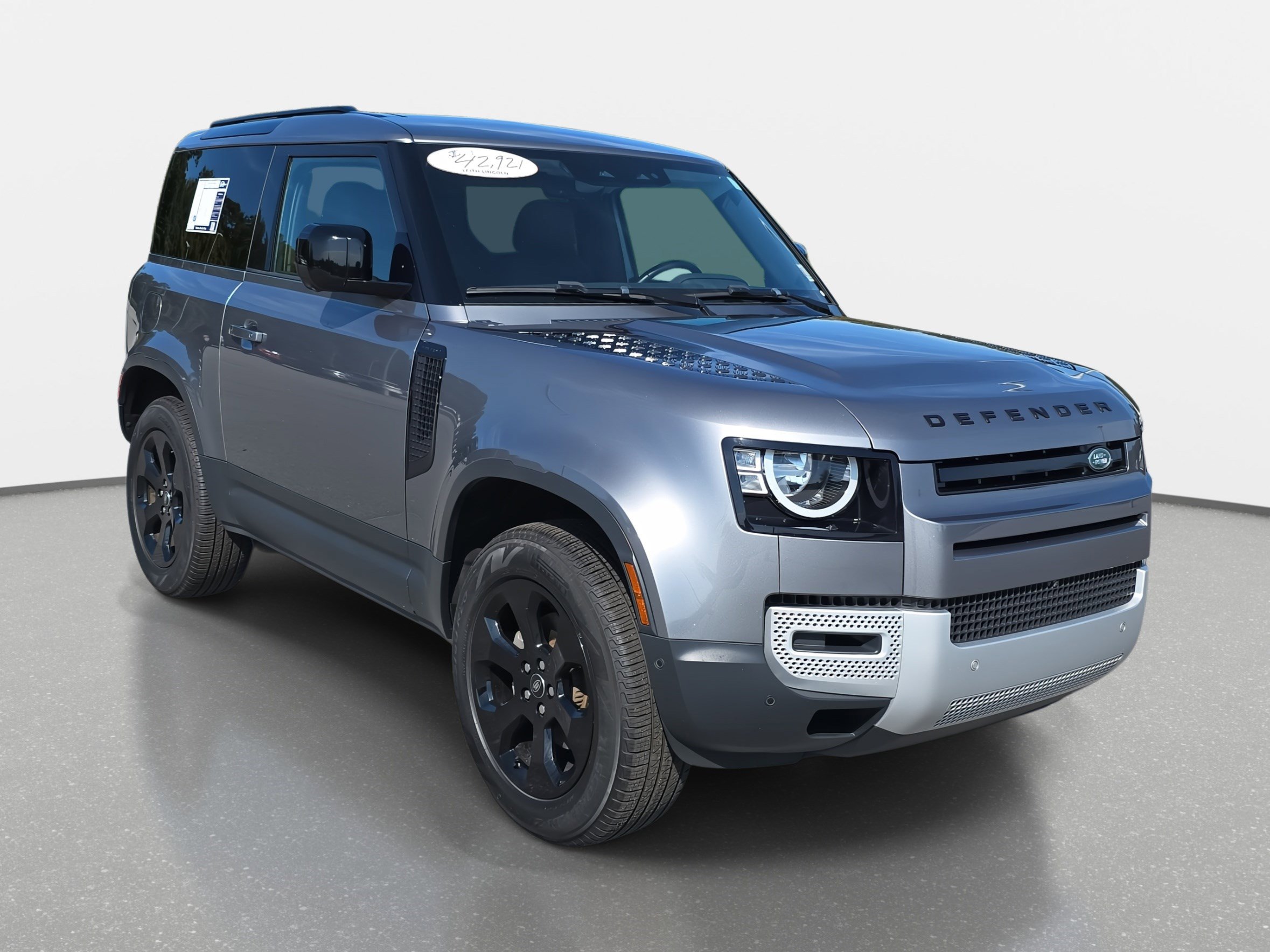 2023 Land Rover Defender 90 S photo 2