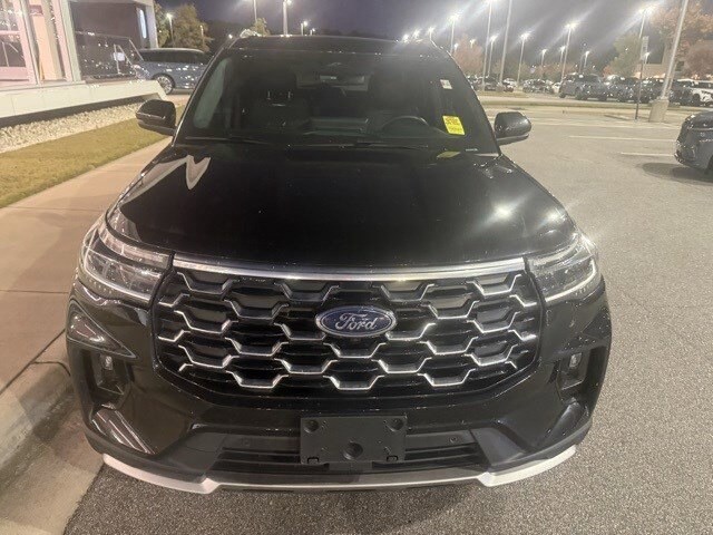 2025 Ford Explorer Platinum photo 3
