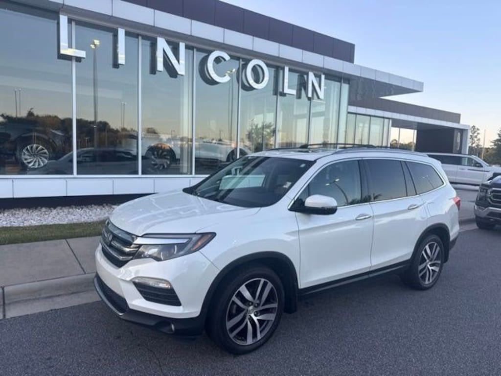 Used 2017 Honda Pilot Touring Touring AWD