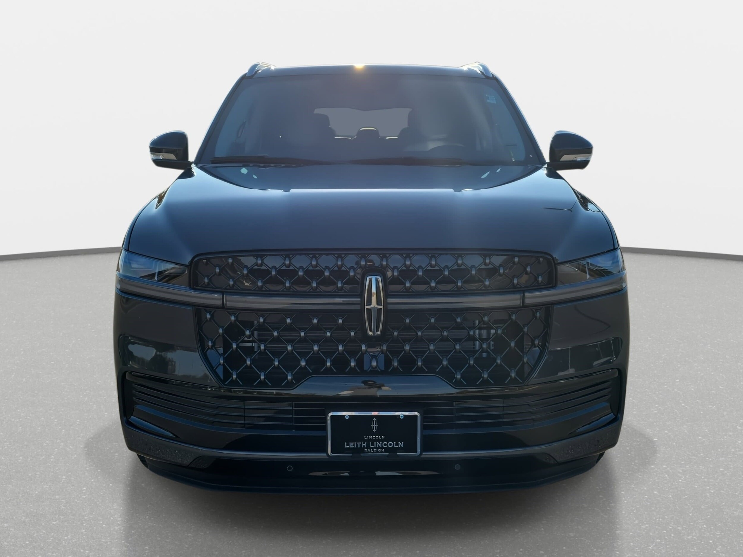 2025 Lincoln Navigator Black Label photo 2