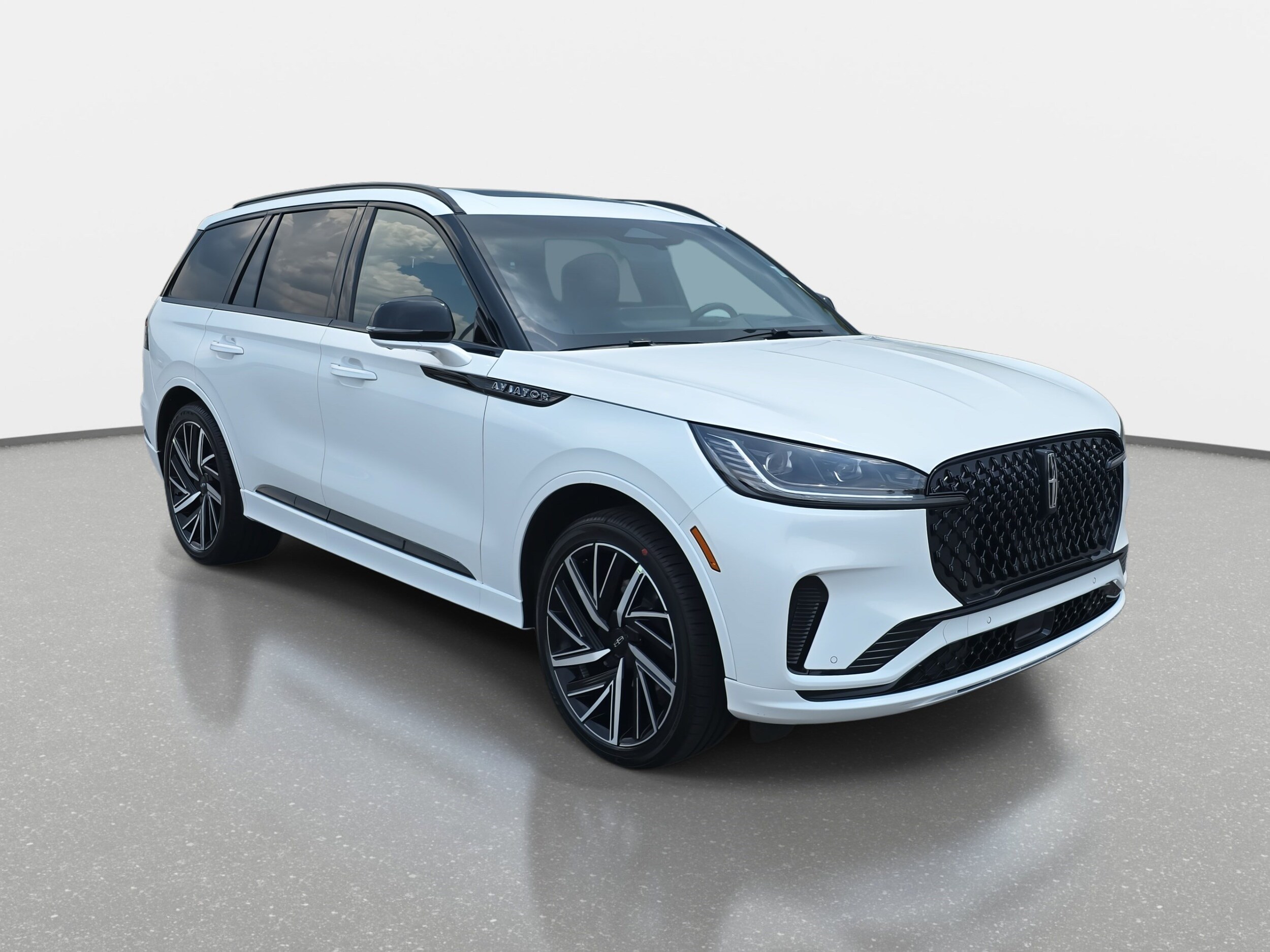 2025 Lincoln Aviator Black Label photo 3