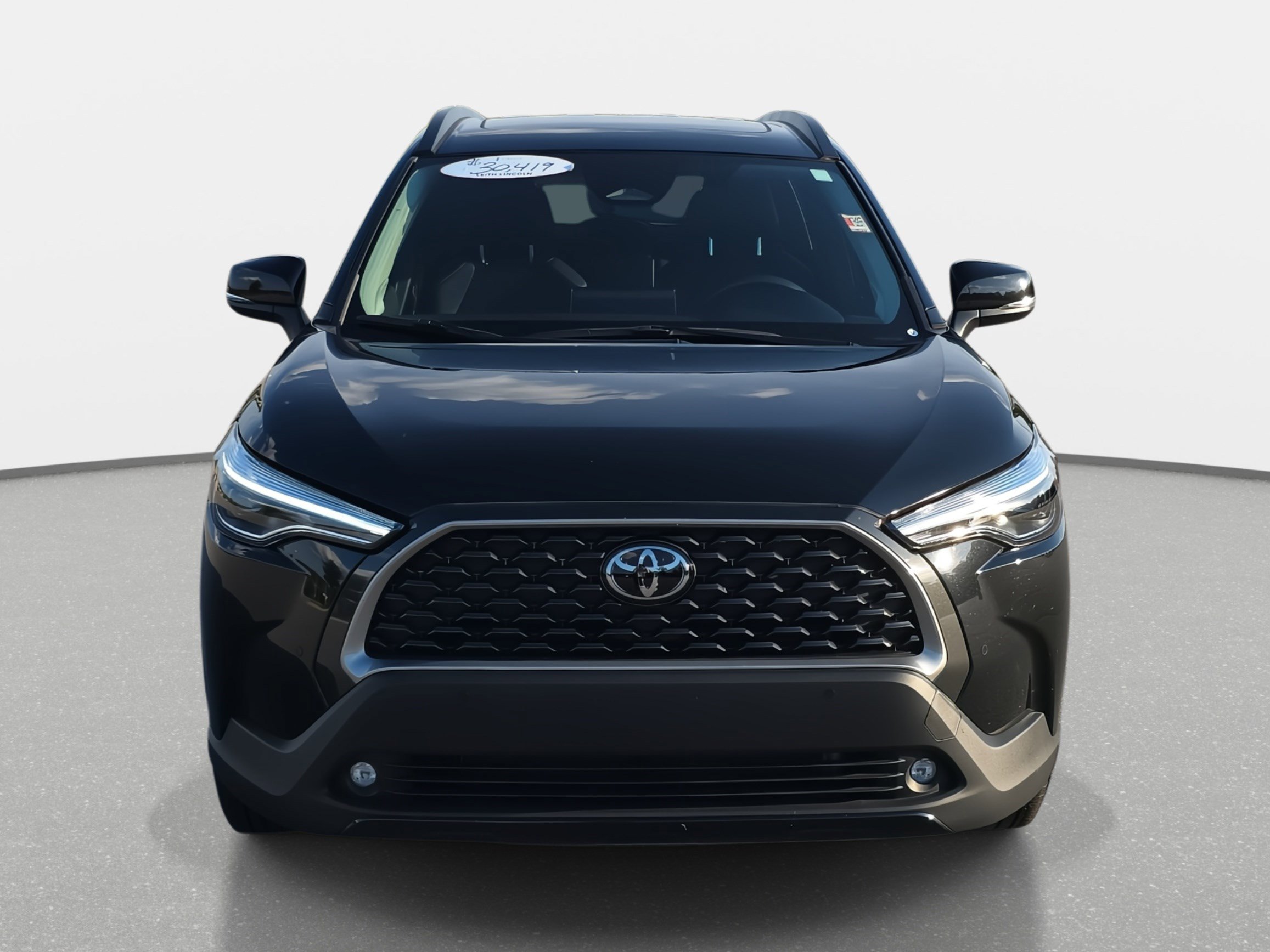 2024 Toyota Corolla Cross XLE photo 2